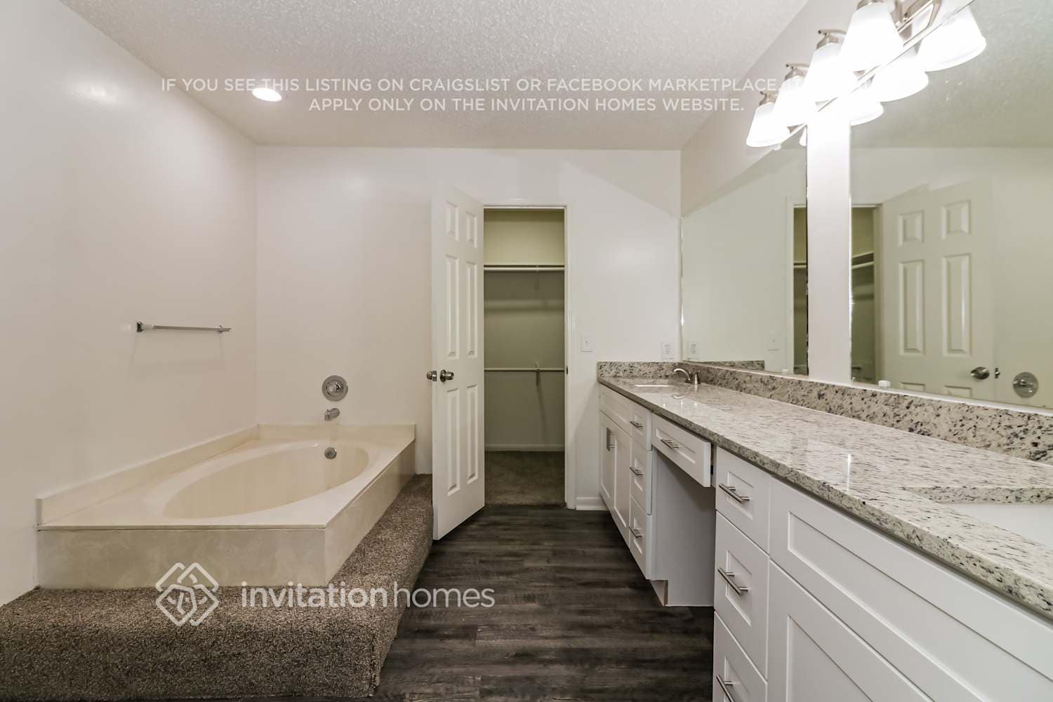 Building Photo - 7723 Pine Center Dr