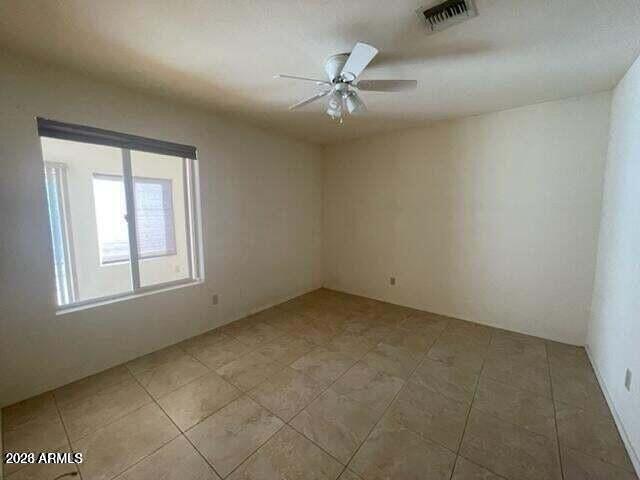 Building Photo - 14008 N Kendall Dr