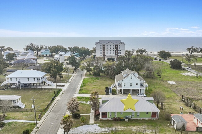 Building Photo - 426 Russell Ave