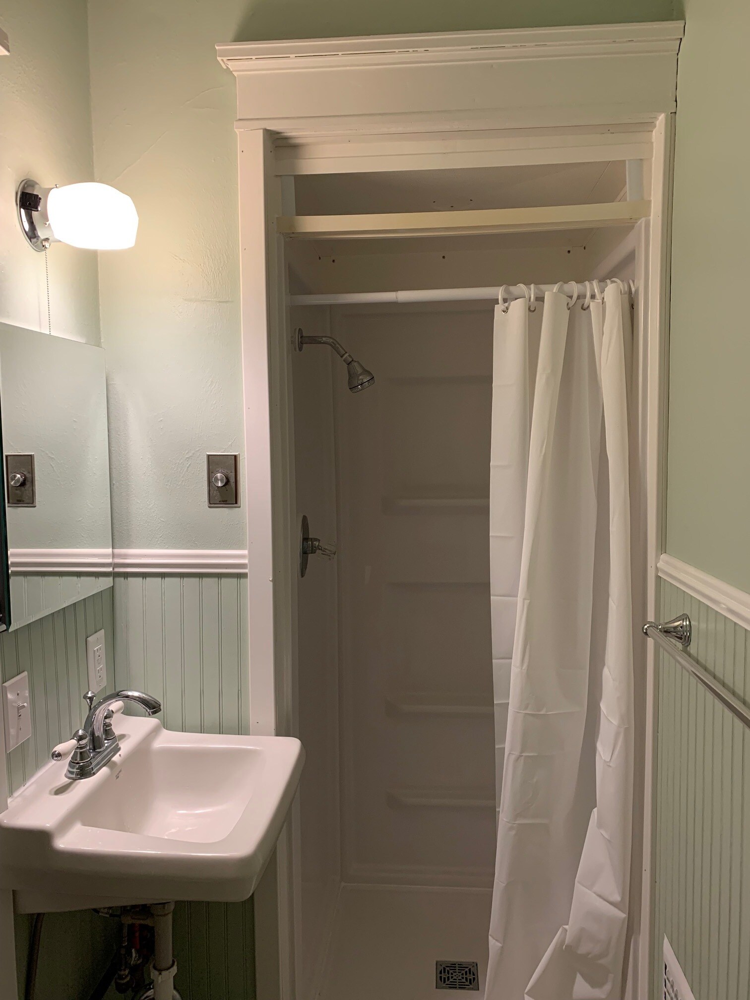 Bath - 708 Vine St