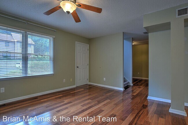 Building Photo - 2 br, 1.5 bath House - 206 Windridge Colony