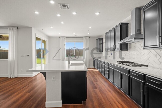 Building Photo - 1465 Blossom Way