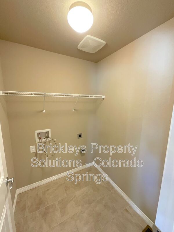 Building Photo - 6523 Lamine Dr
