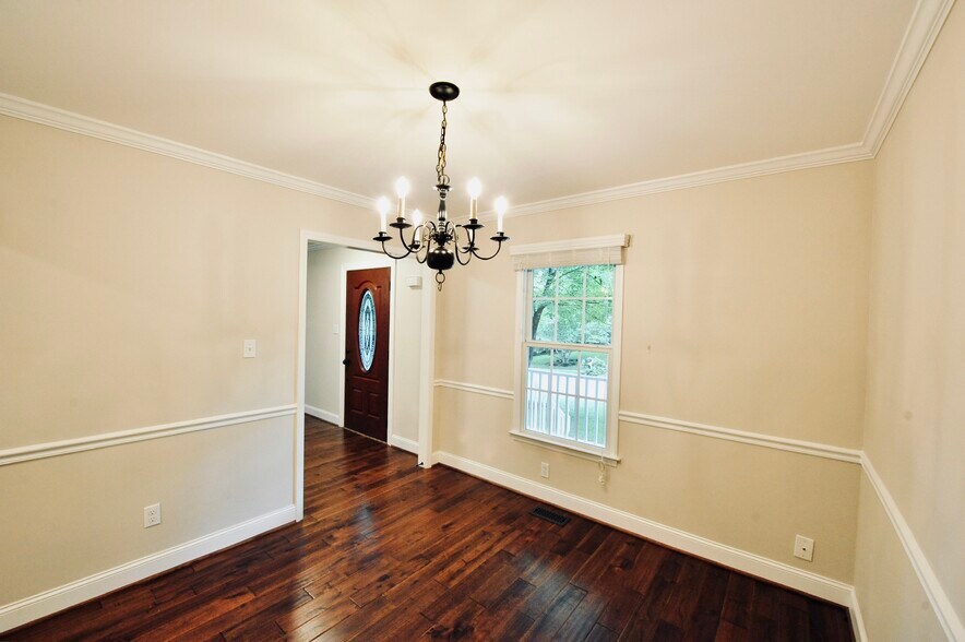 Building Photo - 962 Saint Catherines Dr