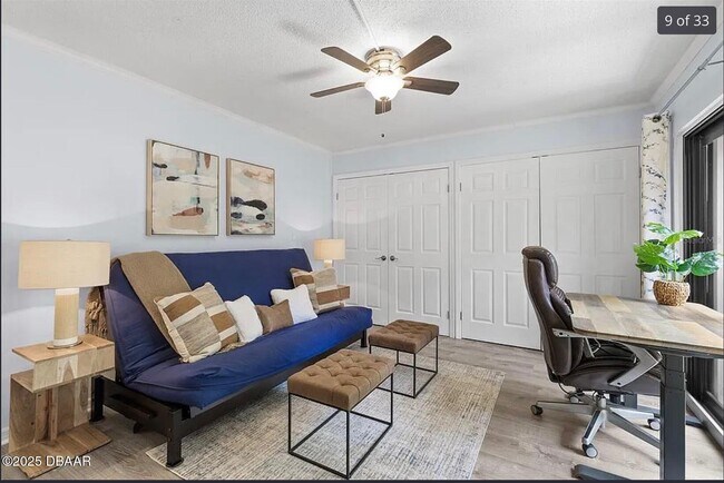 Building Photo - 3808 Saxon Dr