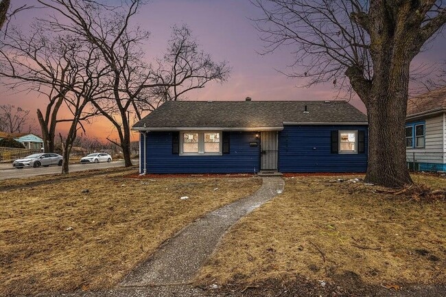Primary Photo - 5207 W 4th Pl