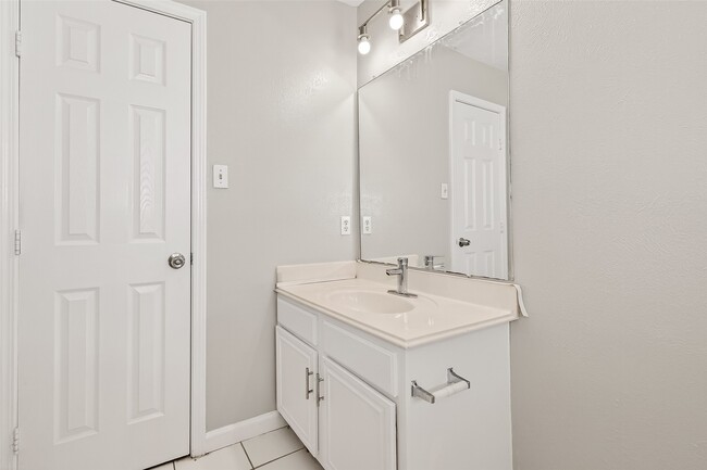 Building Photo - 4018 Timber Corner