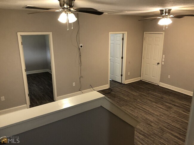 Building Photo - 7844 Burkhalter Rd