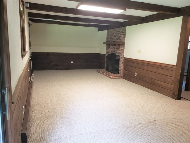 Building Photo - 52 Vega Rd