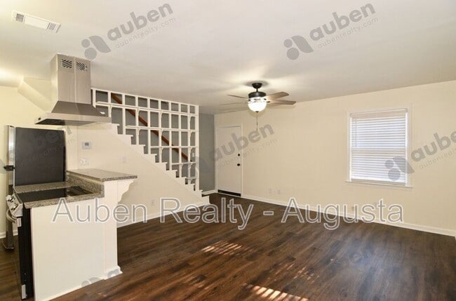 Building Photo - 239 Greene St