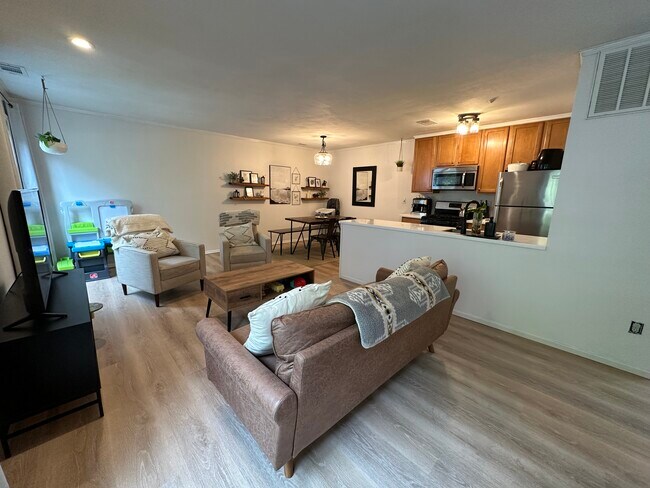 Building Photo - 48 Homestead Village Dr