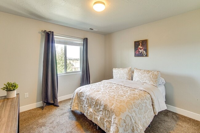 Building Photo - 48 S Cimarron Cir