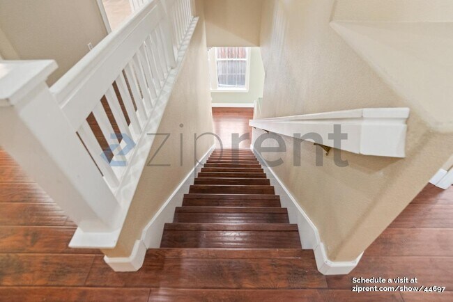 Building Photo - 5536 Cooney Pl