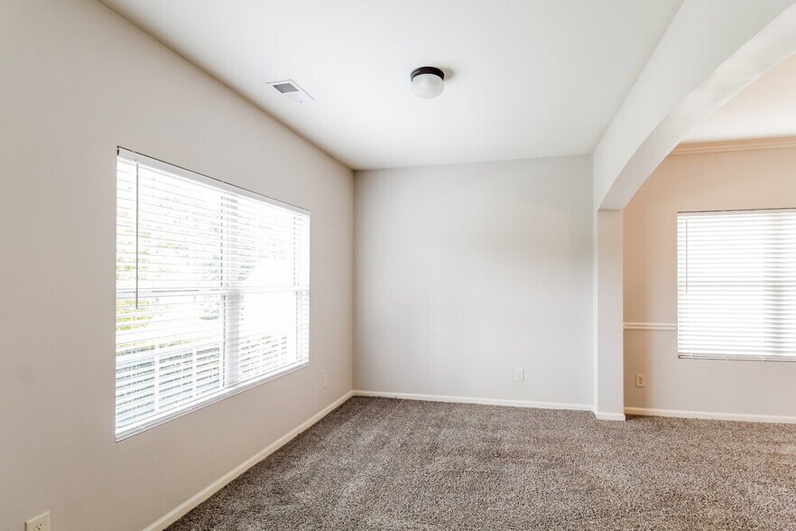 Building Photo - 909 Walking Stick Trail NE