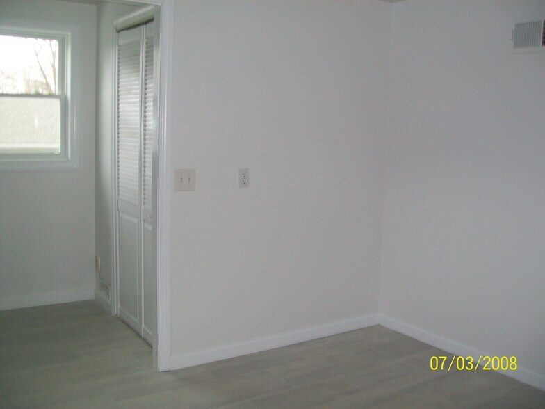 Building Photo - 6 Geissler Dr