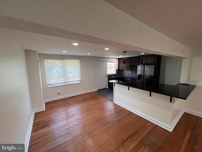 Building Photo - 1583 Doxbury Rd