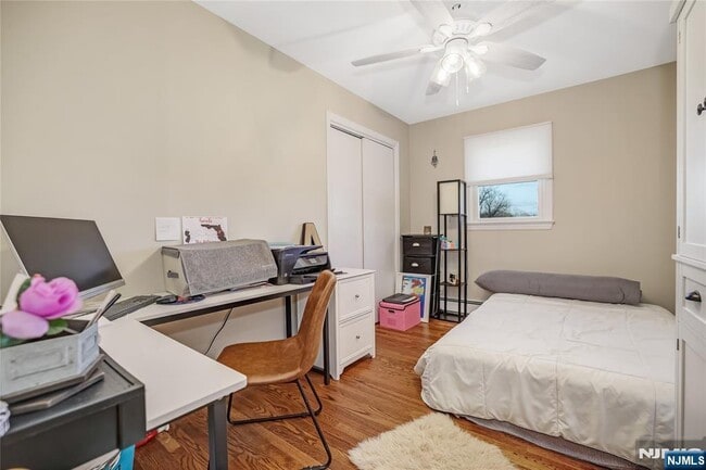 Building Photo - 12 Maple Ave