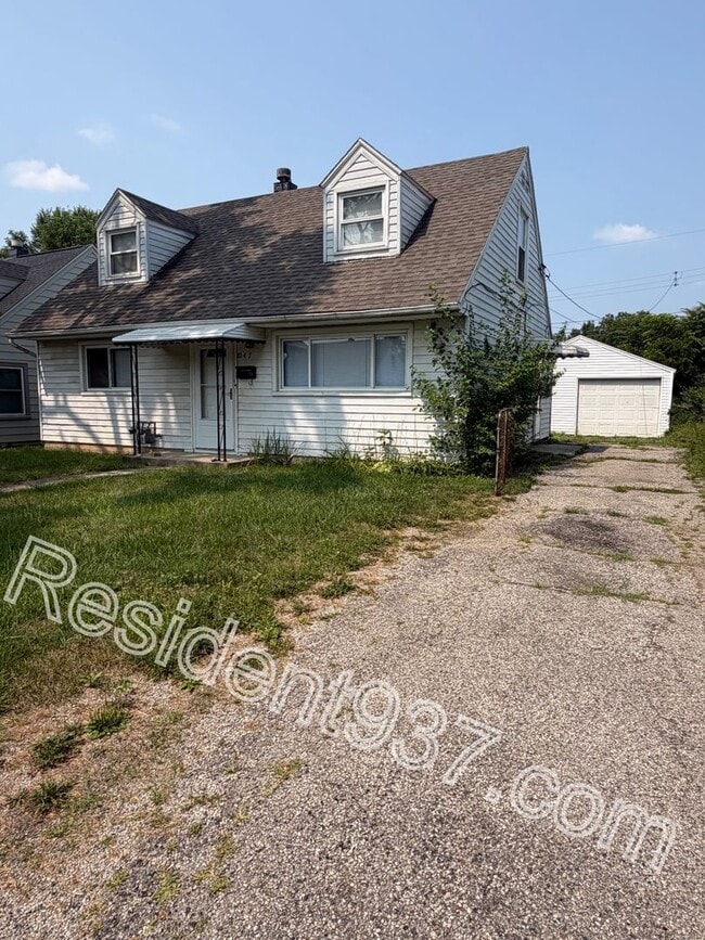 Building Photo - 3 bed 1 bath home