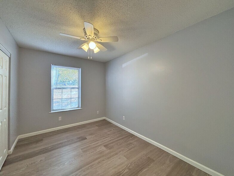 Building Photo - 2641 Maverick Ln