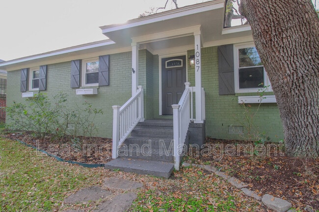 Building Photo - 1087 Bexley St