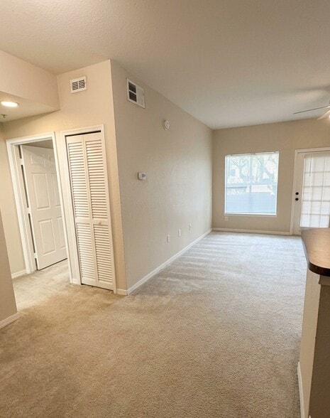 Building Photo - 6071 Westgate Dr