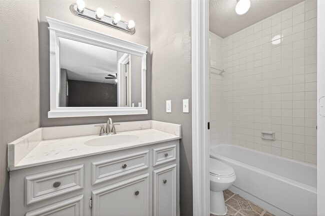 Building Photo - 6700 Richardson Rd