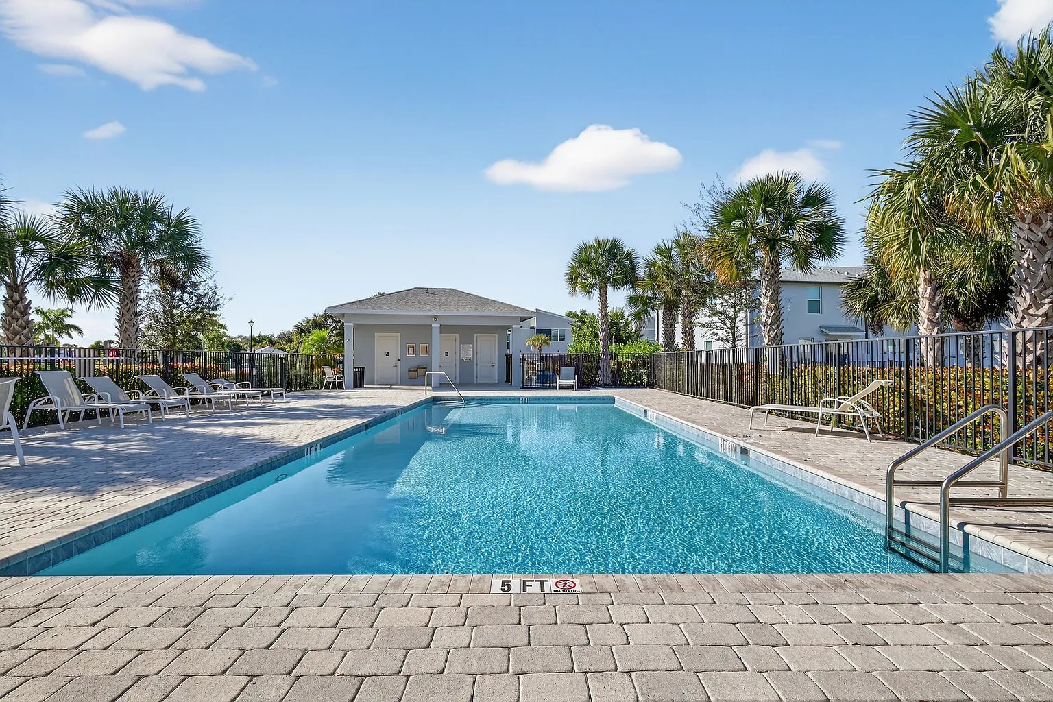 Building Photo - 1721 Lindley St