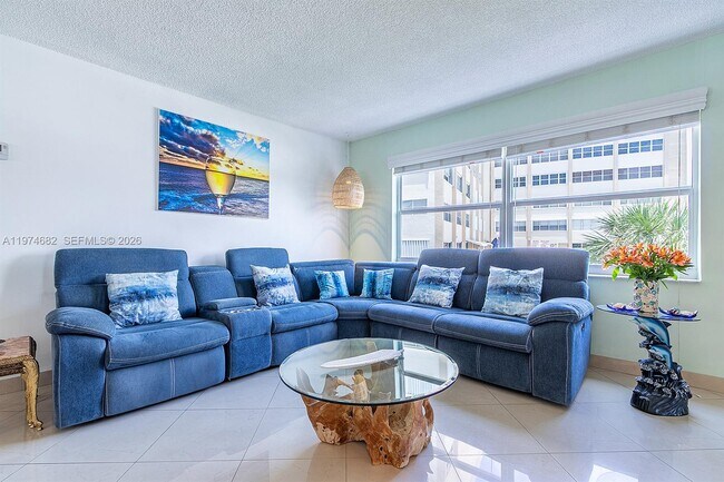 Building Photo - 121 Golden Isles Dr