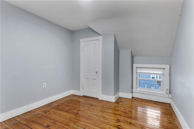 Building Photo - 244 Paradis Ave