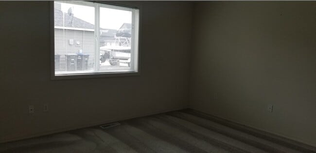 Building Photo - Close to Sage Point Elementary, Garage, Single Level Home