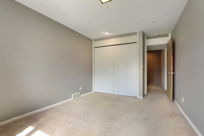 Building Photo - 6147 Taylor Ave