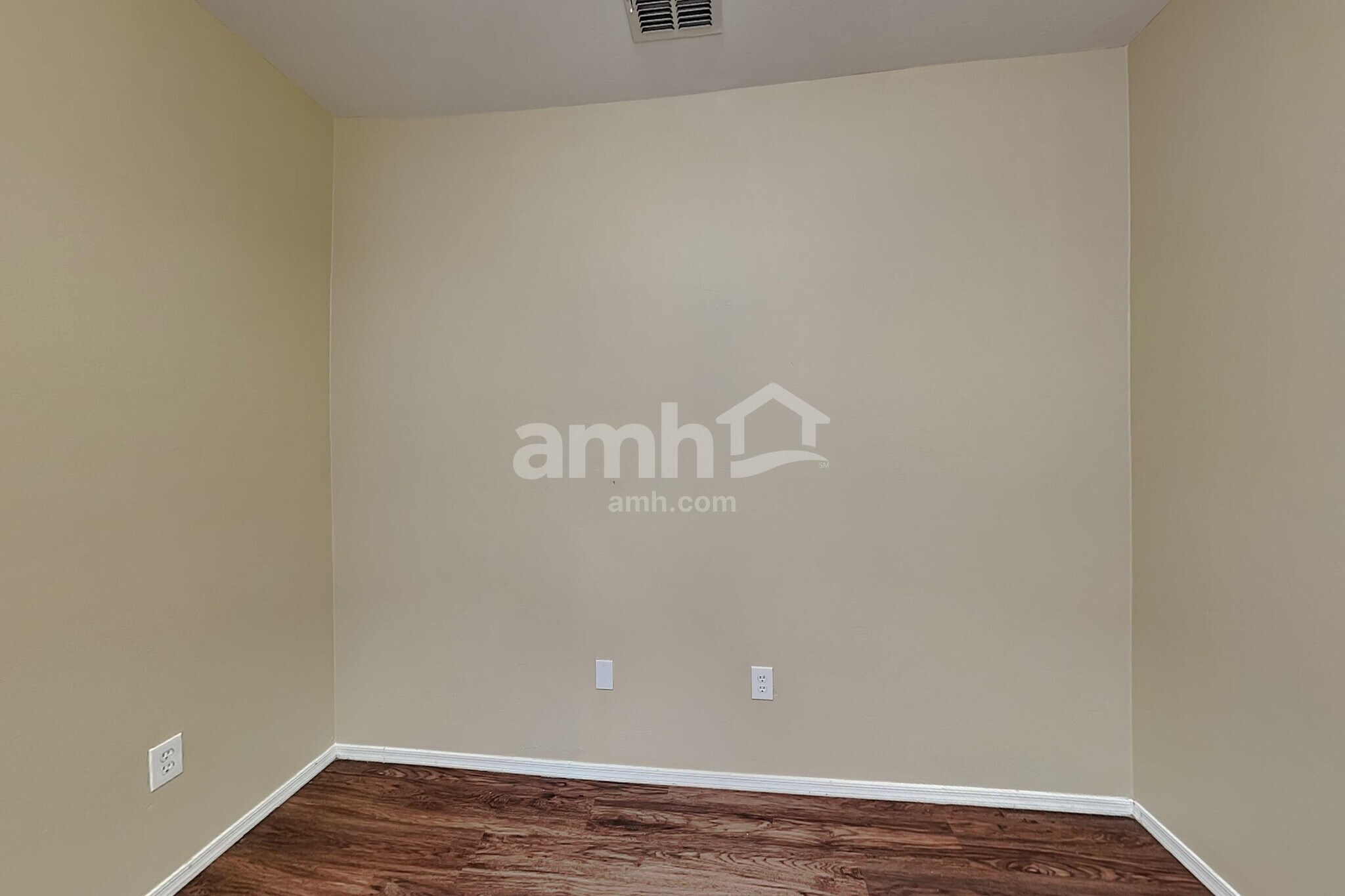 Building Photo - 5561 S Lemon Tree Dr