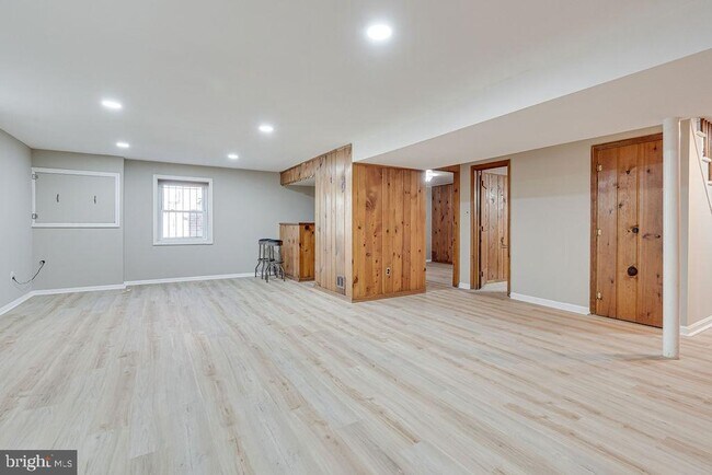 Building Photo - 869 Patrick Henry Dr