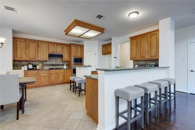 Building Photo - 1549 Homewood Cir