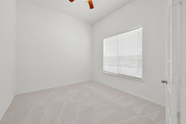 Building Photo - 28807 Hidden Cove Dr