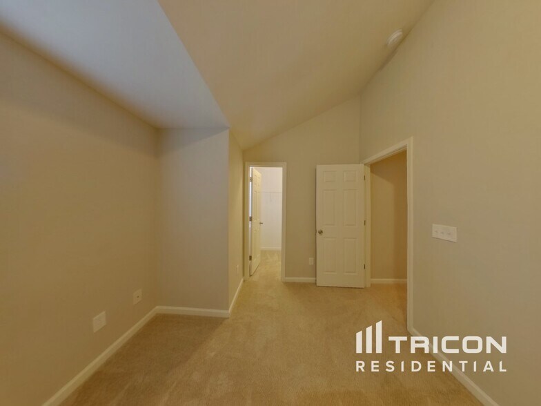 Building Photo - 1467 Eschol Ln NW