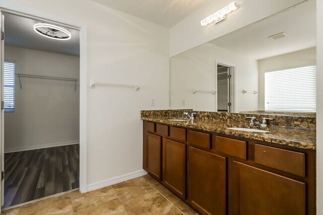 Building Photo - 5594 Angelonia Terrace