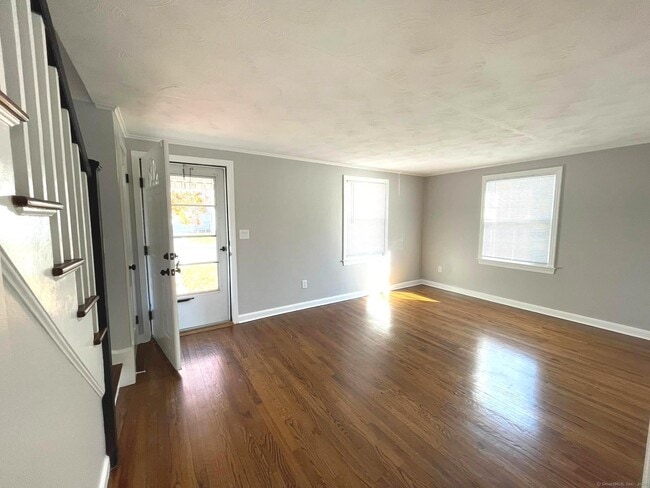 Building Photo - 34 Monroe St