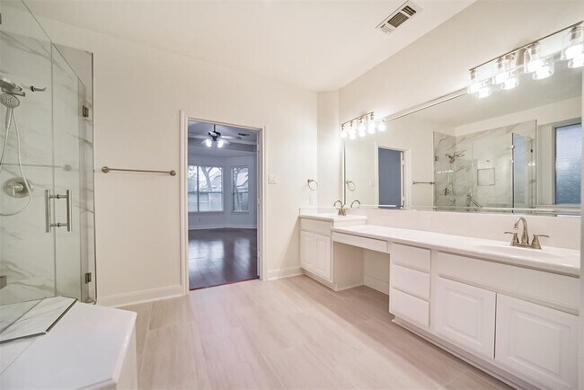 Building Photo - 14015 Falcon Heights Dr
