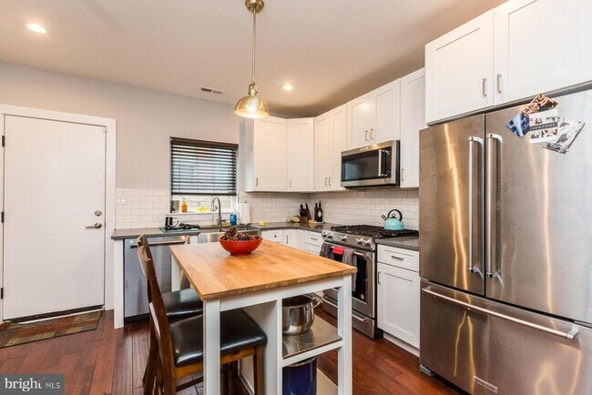 Building Photo - 3016 Baltz St