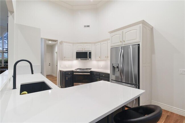 Building Photo - 4313 W Arlington Dr