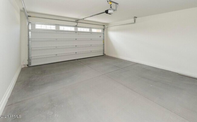 Building Photo - 7259 N 125th Dr