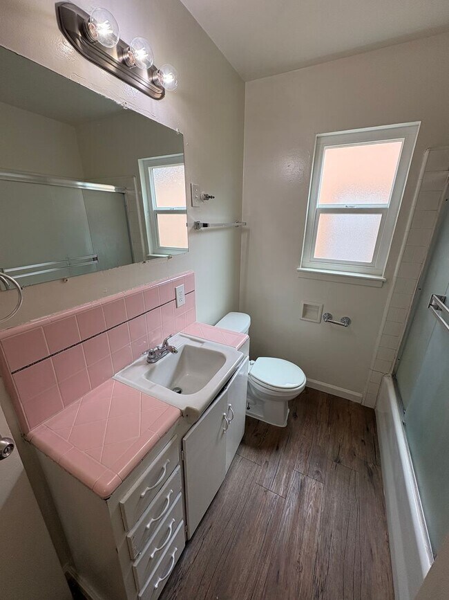 Building Photo - Charming Home for Rent Available Now!