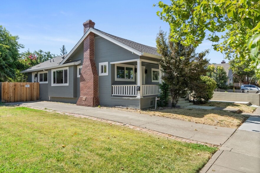 long driveway - 1633 35th St