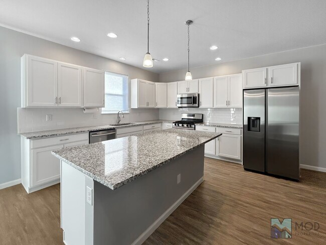 Building Photo - $0 DEPOSIT OPTION. SPACIOUS 4-BEDROOM, 3.5...