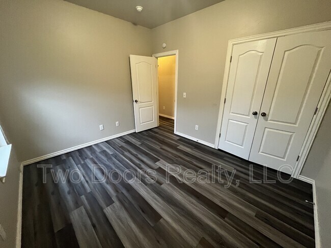 Building Photo - 2321 SW 94th St