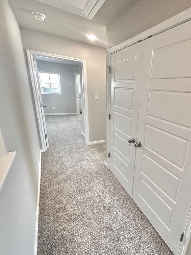Building Photo - Luxury 2-Story, 3-Bed/ 2.5-Bath Duplex in ...