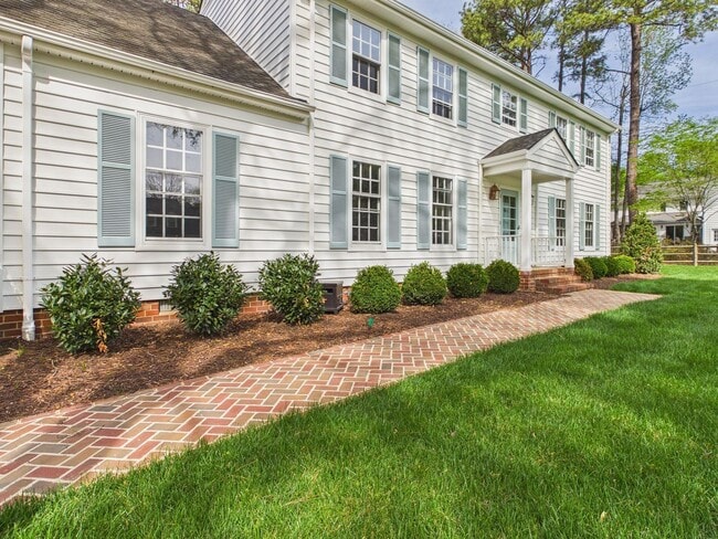 Building Photo - 1602 Harborough Rd