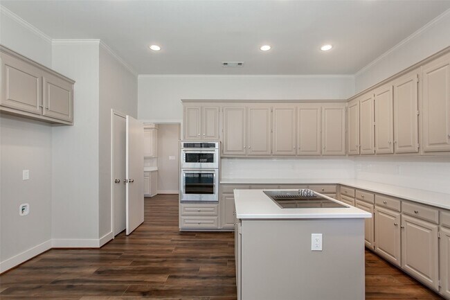 Building Photo - 2117 Promontory Point