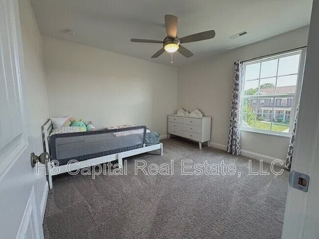 Building Photo - 1401 Miami Ct